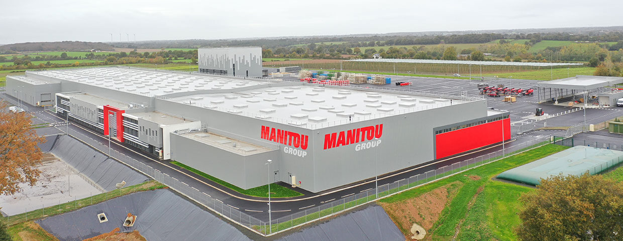 Guindé spécialiste du bardage, de la couverture et aussi de l'étanchéité de bâtiment Bretagne France Pleudhien Sur Rance 22 - Plateforme Logistique: Plateforme: Manitou Group à Candé